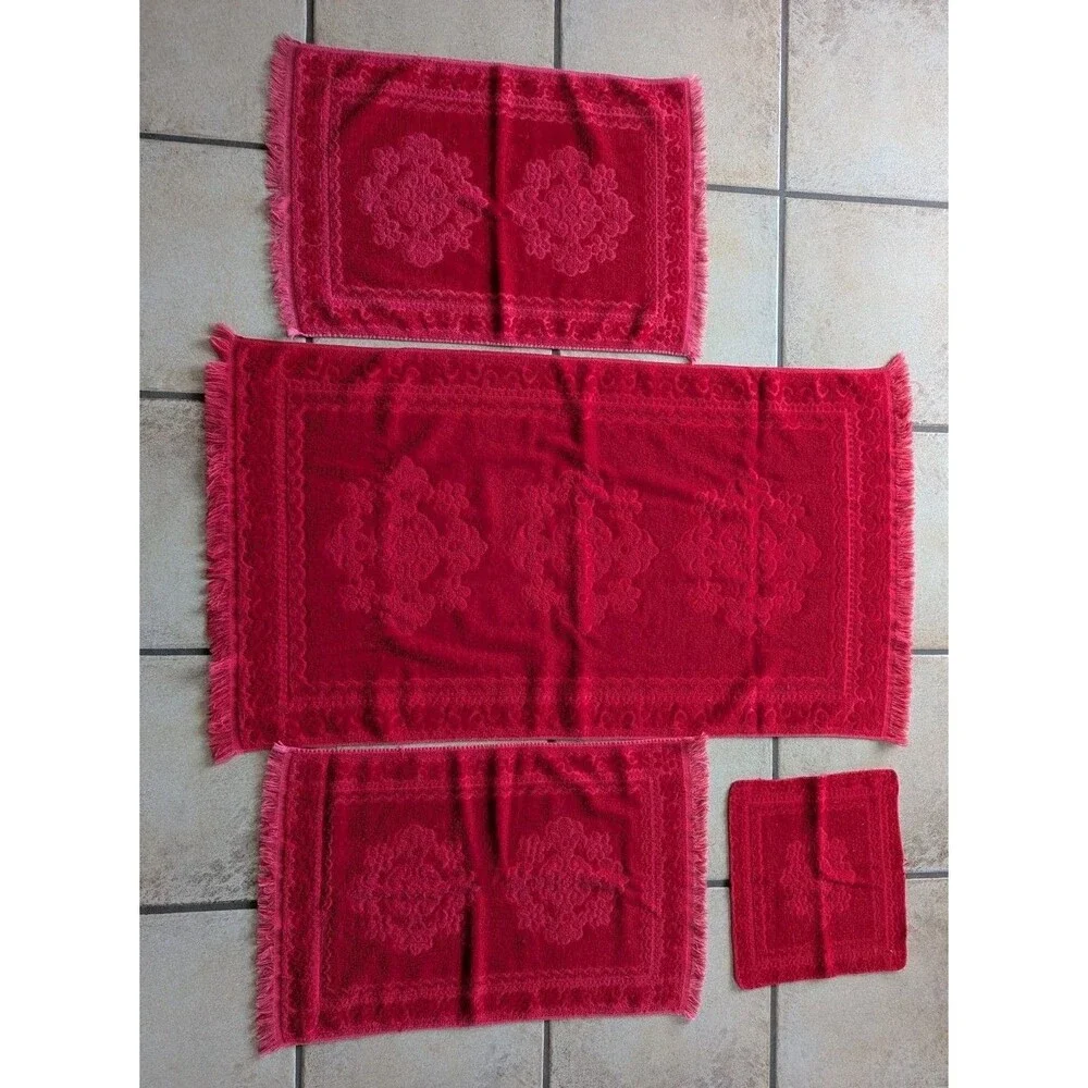 Vintage Fashion Manor Decorator Towels Set of 4  Red Fringe Jacquard bath hand